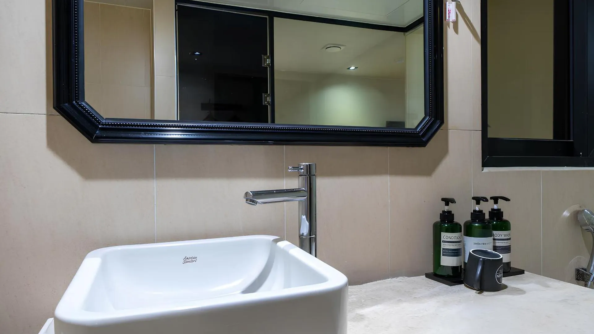 2 Heaven Hotel Seomyeon Busan South Korea